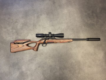 Winchester Xpert Thumbhole .22Lr – Salongriflepakke